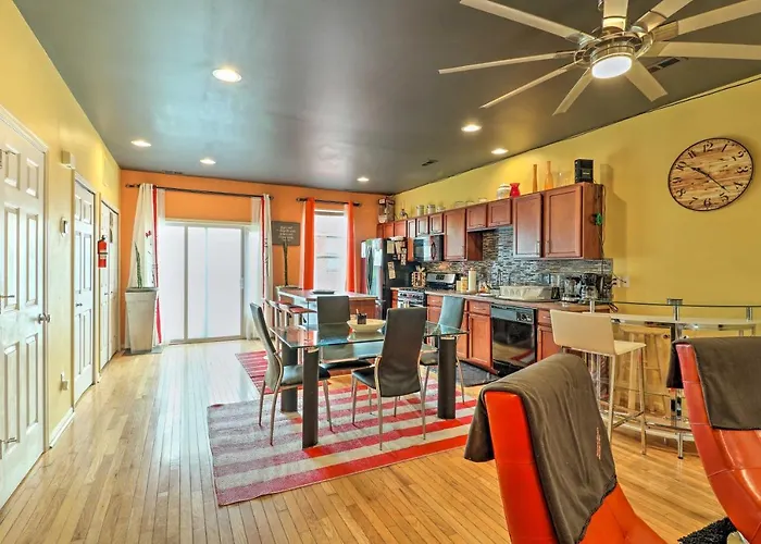 Urban Escape W/ Patio - 2 Mi To Downtown Detroit!
