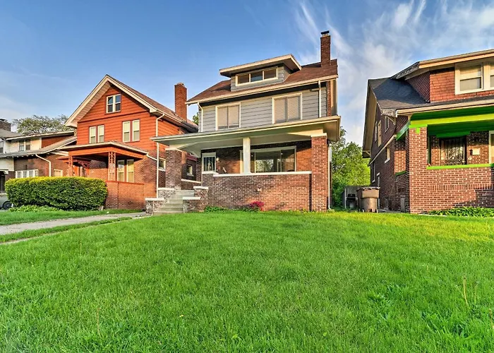 Elegant Detroit Home W/ Yard ~ 5 Mi To Dtwn!