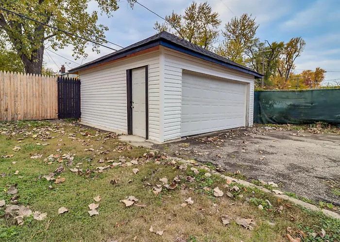 Easy Dtwn Detroit Access: No Pets Family Home